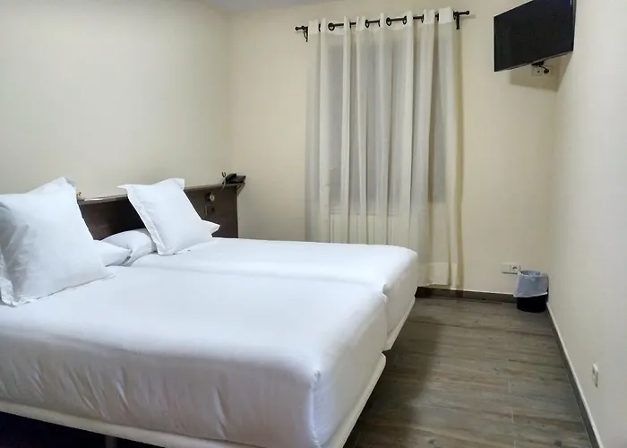 Hotell Valle Del Eria Castrocontrigo